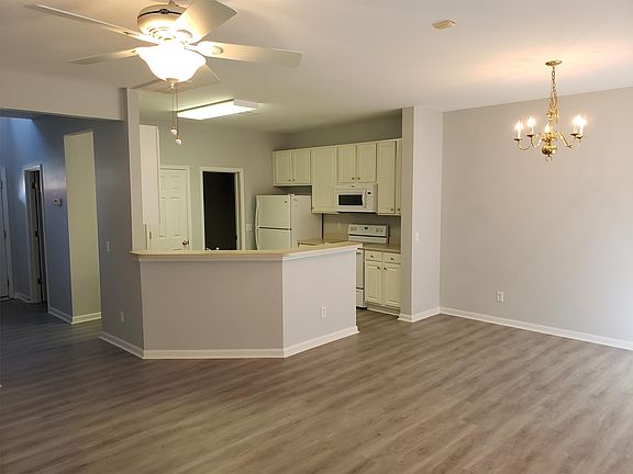 3rd image of 2732 Mill Valley Ct #1