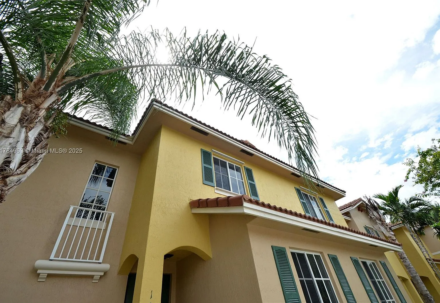 3 bed, 1640 sqft, $2,800 — Photo 1