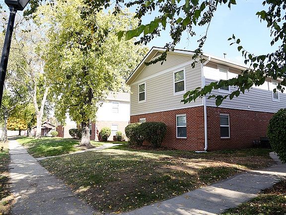 3rd image of 201 W Saint Clair St #9aefb75c5
