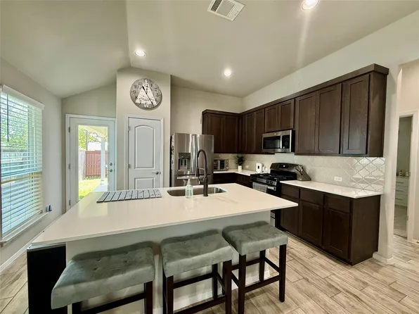 144 Riverhill Dr, Georgetown, TX 78628