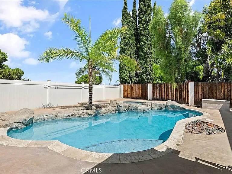 927 Cottonwood Ct — Photo 5