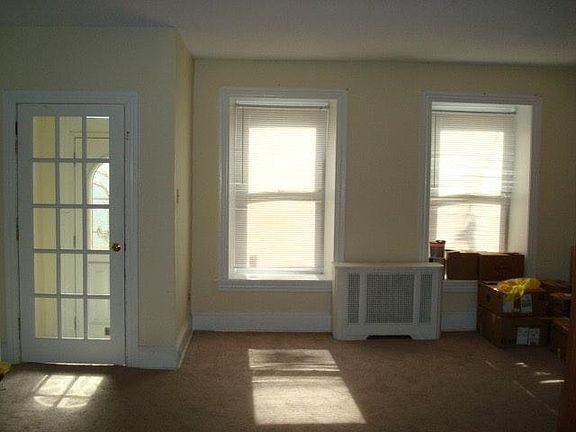 4th image of 142 East St
