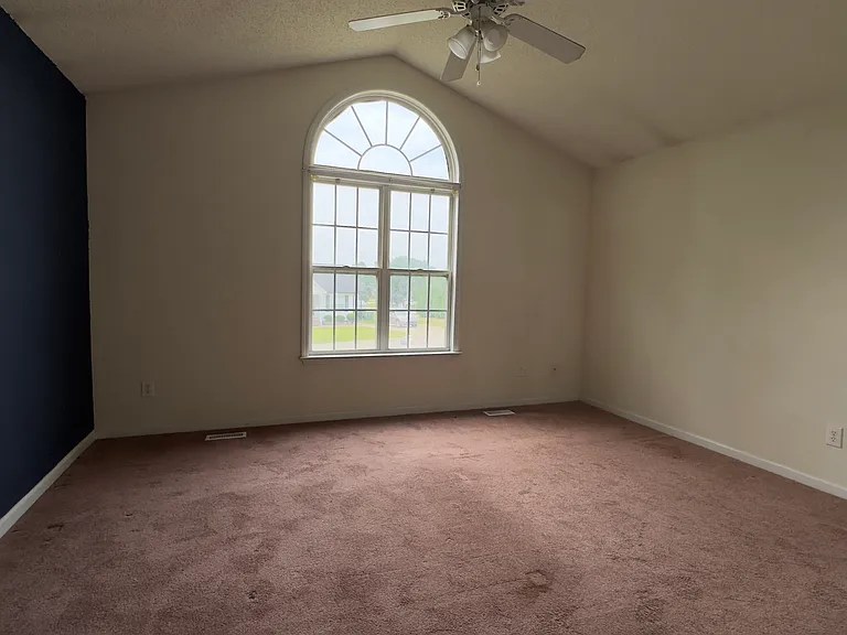 421 Barn View Ct — Photo 7