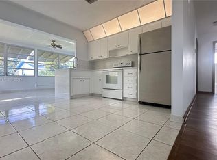 2709 NW 52nd St, Fort Lauderdale, FL 33309