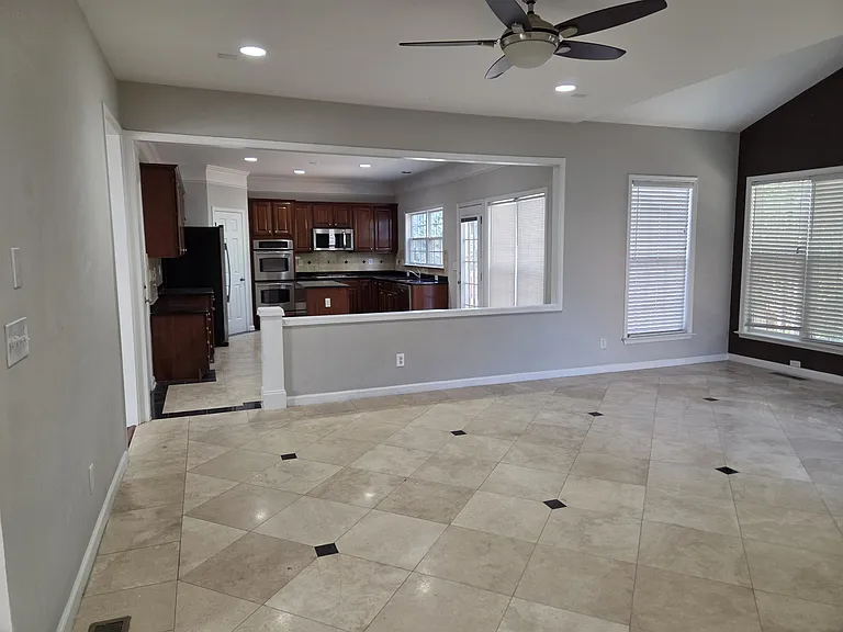 935 Blackmar Way — Photo 15