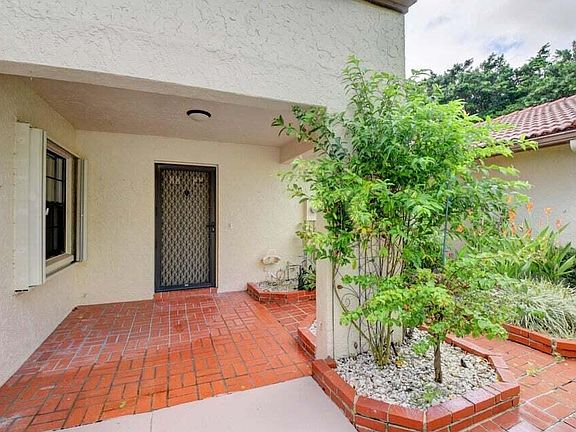 4th image of 5655 Parkwalk Circle E
