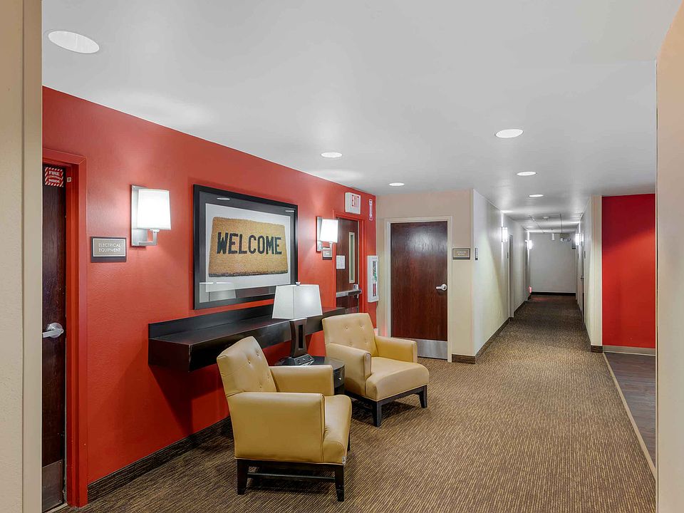 Lobby and Guest Check-in