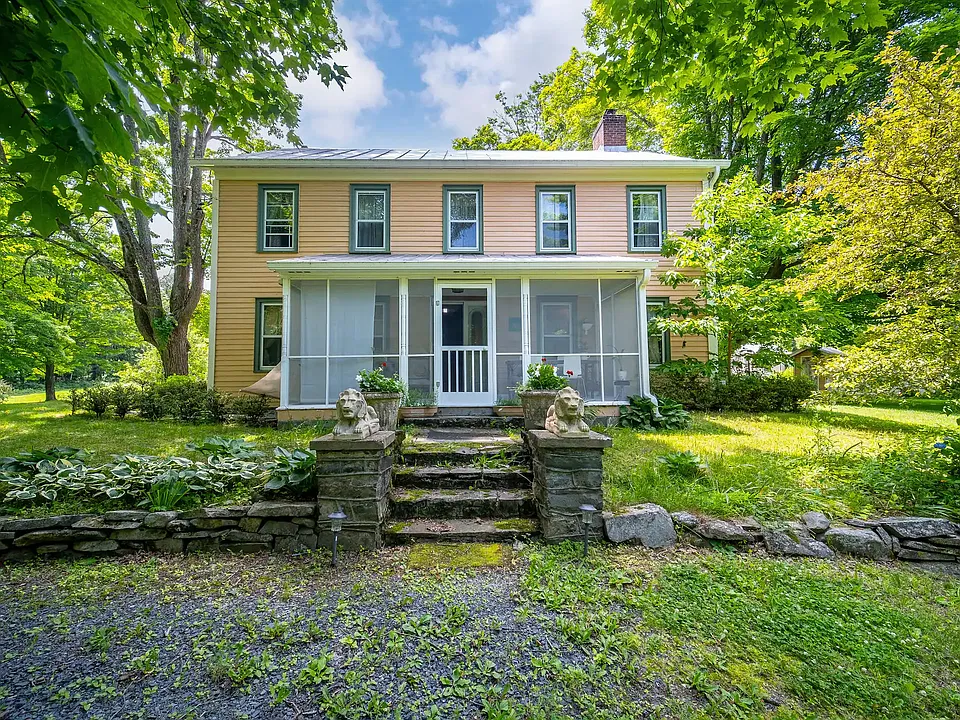 123 Bedell Ave