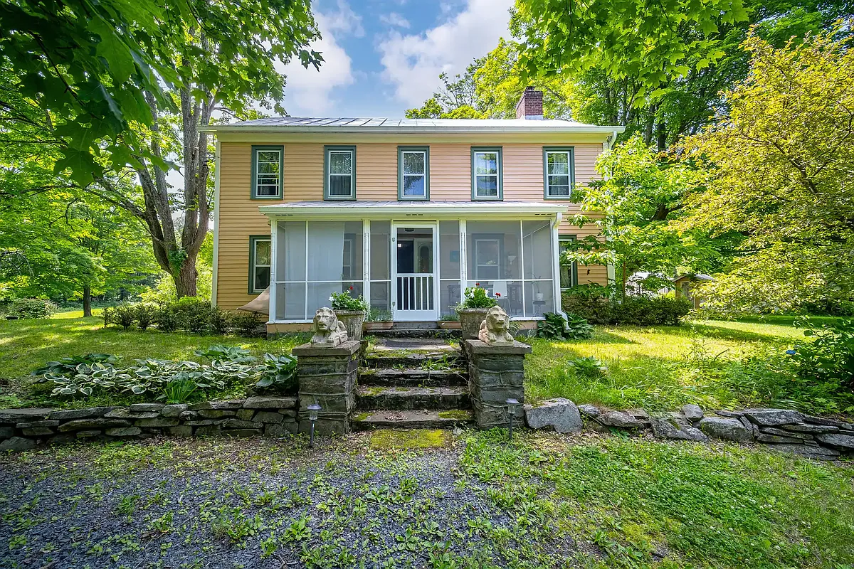 Building Photo - 123 Bedell Ave