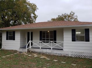 124 Jackson St, Elgin, TX 78621