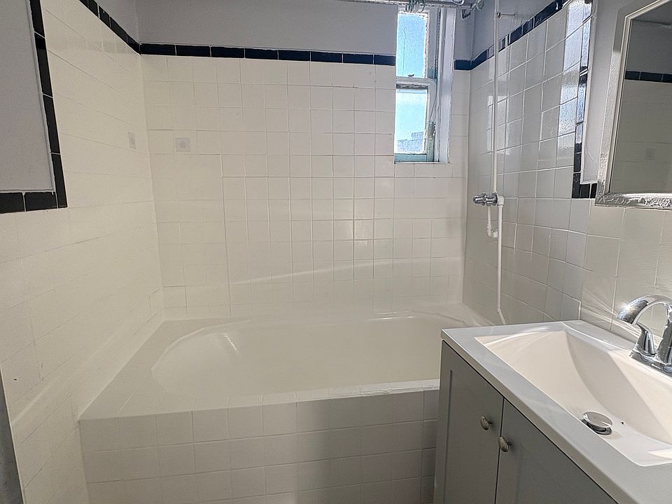2nd image of 319 Summit Ave APT 15