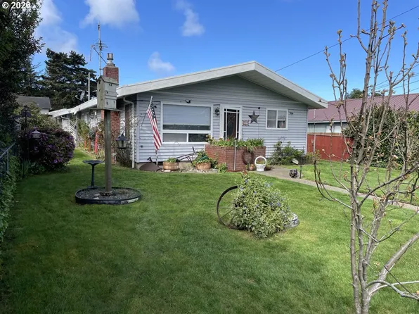 2478 Marion St, North Bend, OR 97459