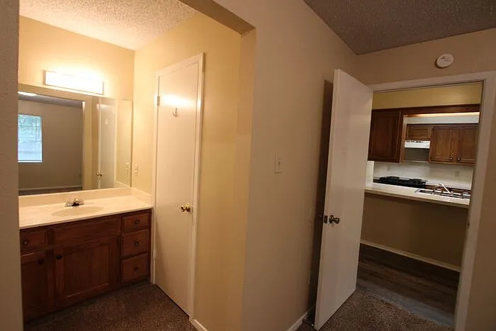 4508 Edinburgh Dr — Photo 22