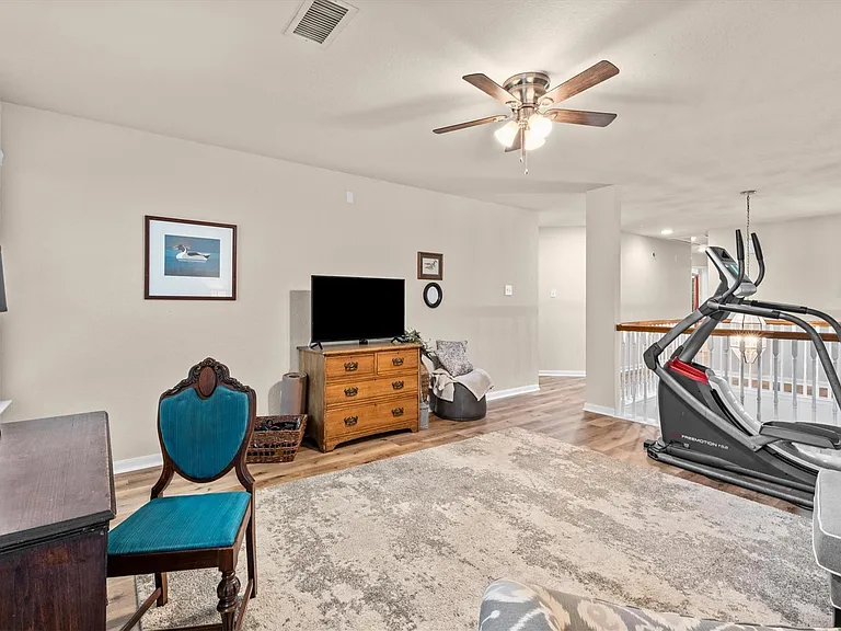 31 Endor Forest Pl — Photo 24