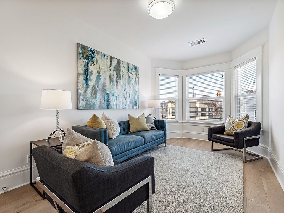 Living room (furnished)