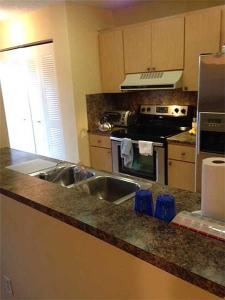 1st image of 1320 W Golfview Dr