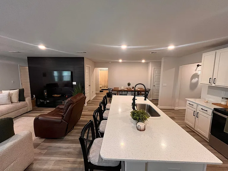 4616 Naval Ct — Photo 9