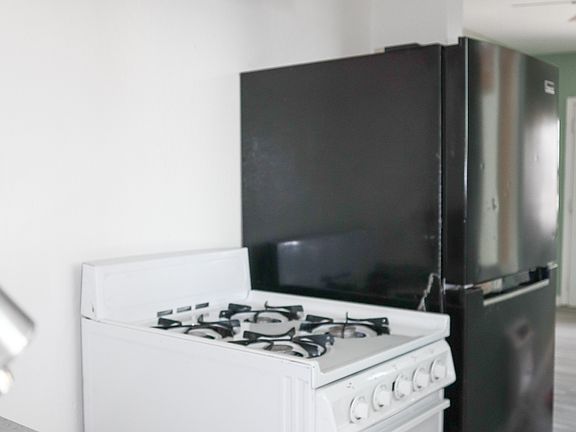 3rd image of 118 Roberts Ln APT A
