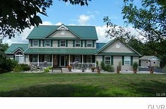 1st image of 15 Whippoorwill Dr