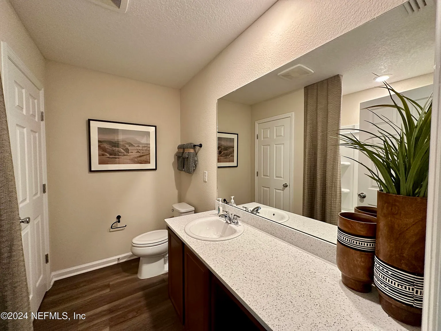 3 bed, 2.0 bath, 1696 sqft, $2,000 — Photo 4