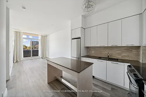9471 Yonge St #230 Photo 1