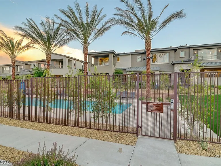 11458 Contour Ave — Photo 11