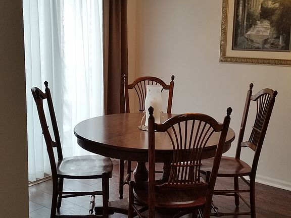 2nd image of 49425 Chesterfield Ct #43
