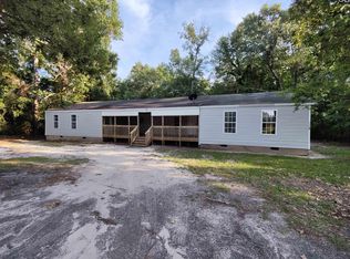 327 Redhaven Rd, Gilbert, SC 29054