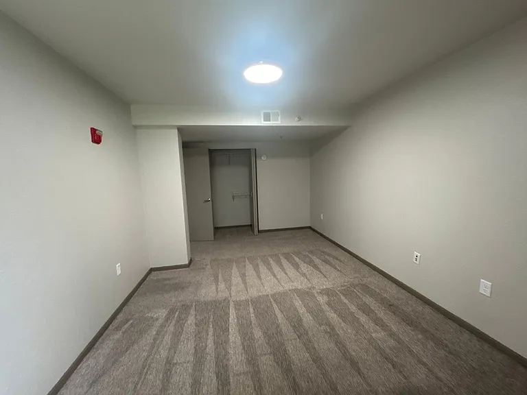 Drake Court — Photo 68