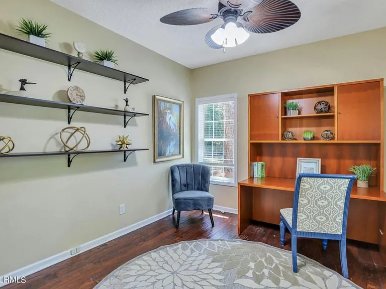 45 Mayfair Dr — Photo 24