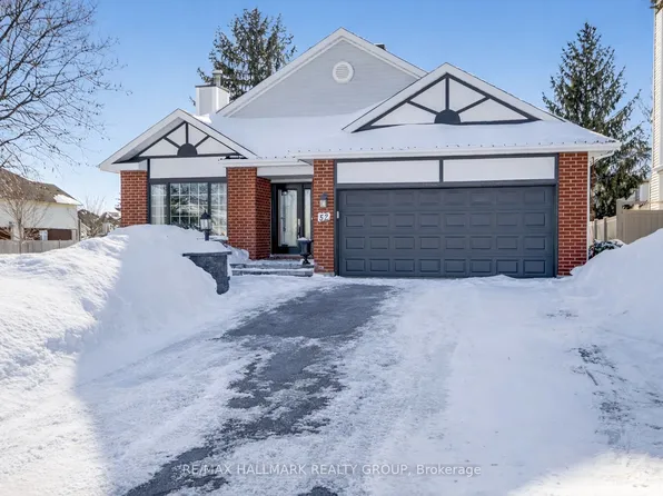52 Bramblewood Cres, Ottawa, ON K2M 2H4
