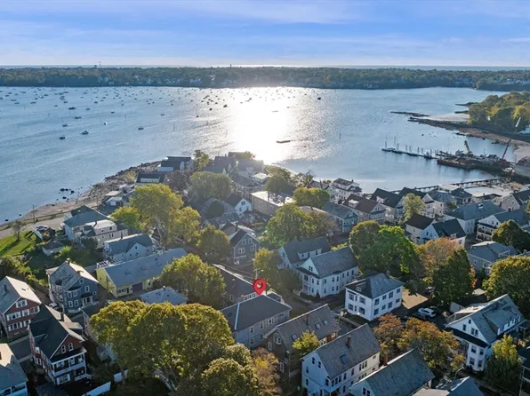 59 Leach St #2, Salem, MA 01970