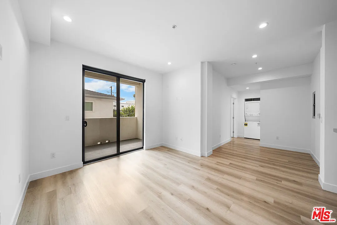 2 bed, 2.0 bath, 950 sqft, $3,195 — Photo 4