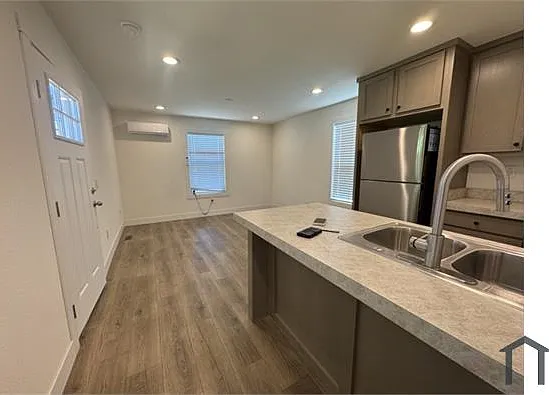 2 bed, 673 sqft, $1,850 — Photo 3