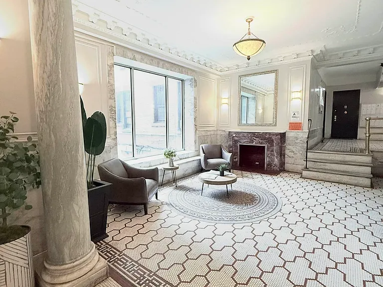 250 Riverside Dr #53 — Photo 22