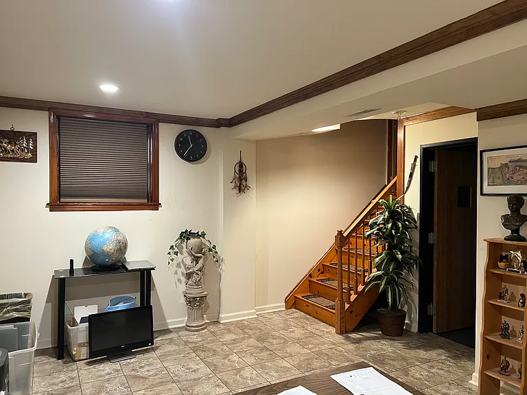 342 Suttons Ln — Photo 10