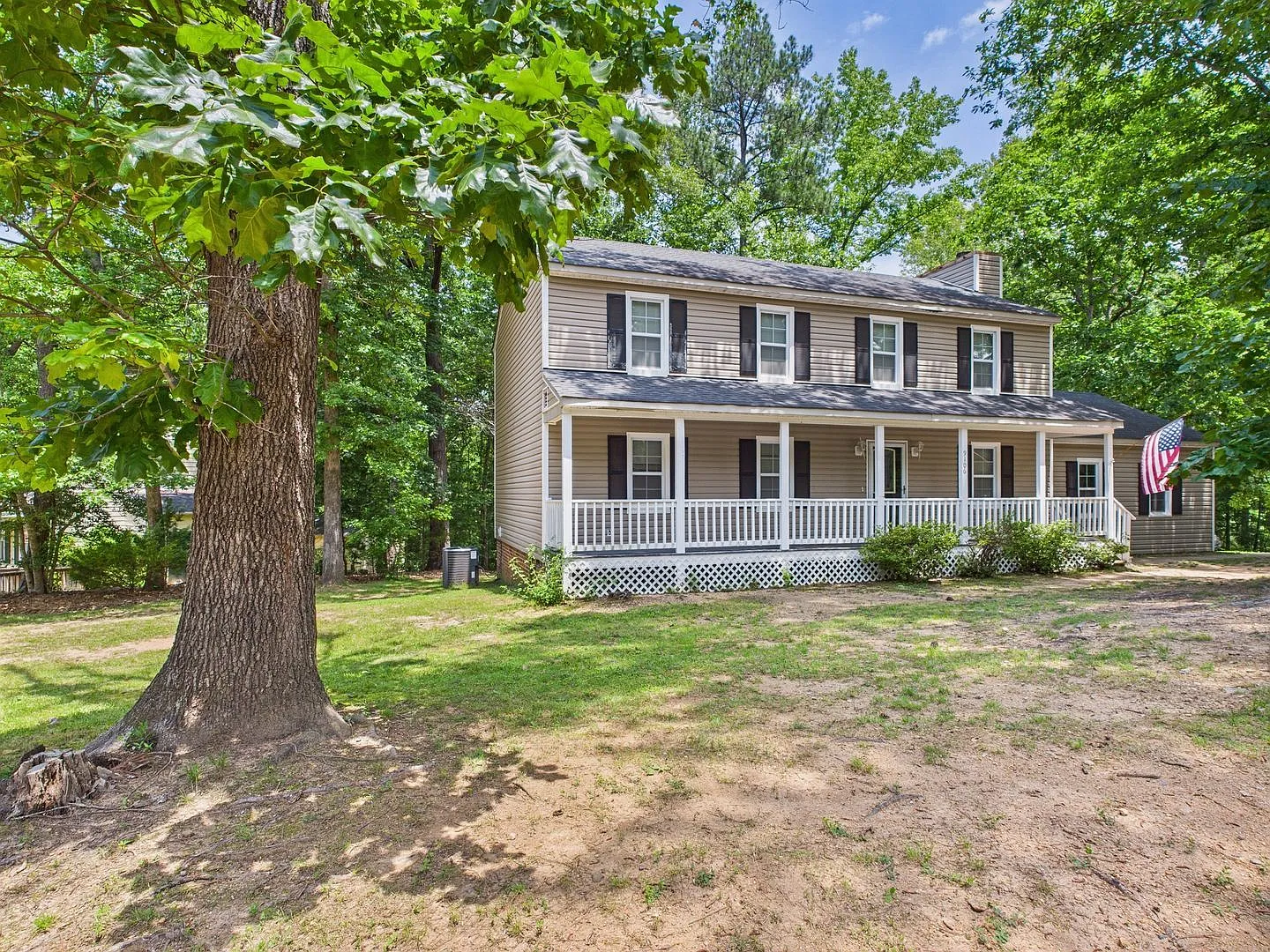 4 bed, 2.5 bath, 2128 sqft, $2,700 — Photo 1