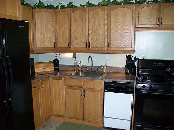4th image of 59 Lewis Dr