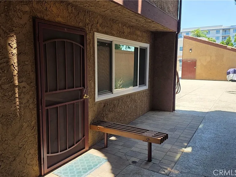 5822 Fullerton Ave — Photo 3