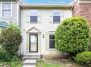 3735 Mazewood Ln, Fairfax, VA 22033