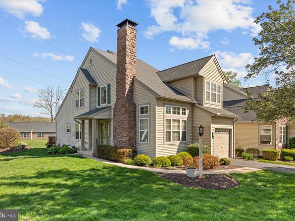 108 Hawk Valley Ln, Denver, PA 17517