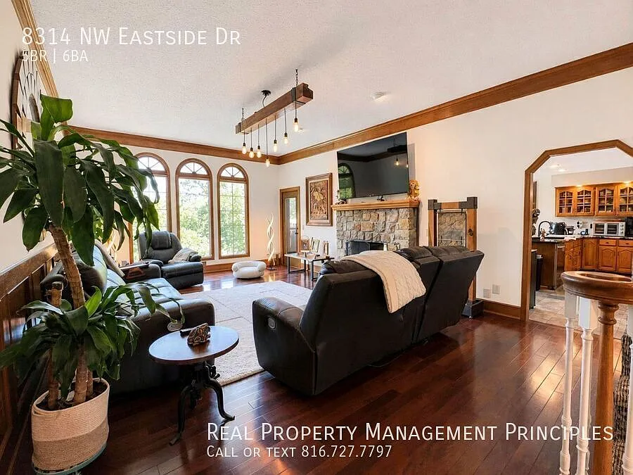 5 Bedroom 5.5 Bath Luxury Home in The Northland!! Deposit Free Living via Obligo! — Photo 3