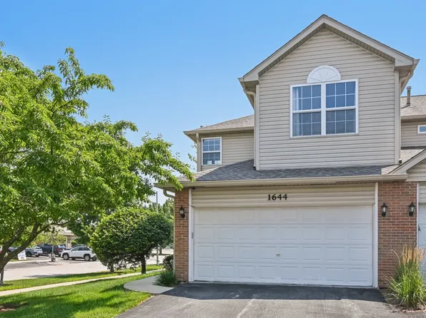 1644 Windward Ave, Naperville, IL 60563
