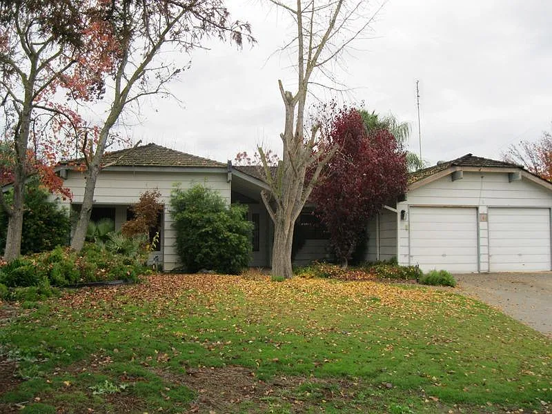 1769 Ash Ave photo 1