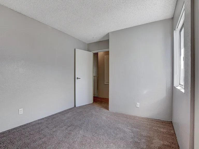 Green Tree Apartments — Photo 23