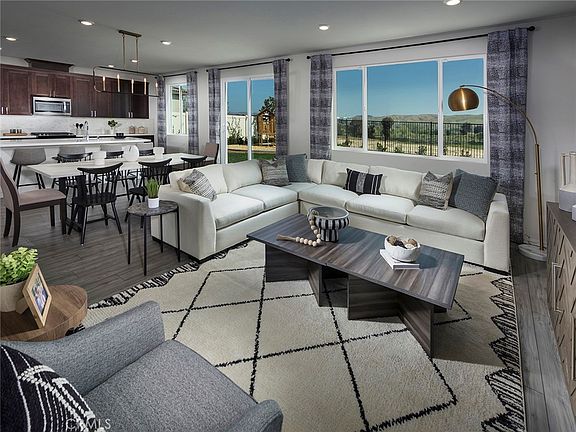 3rd image of 35038 Ouimet Way
