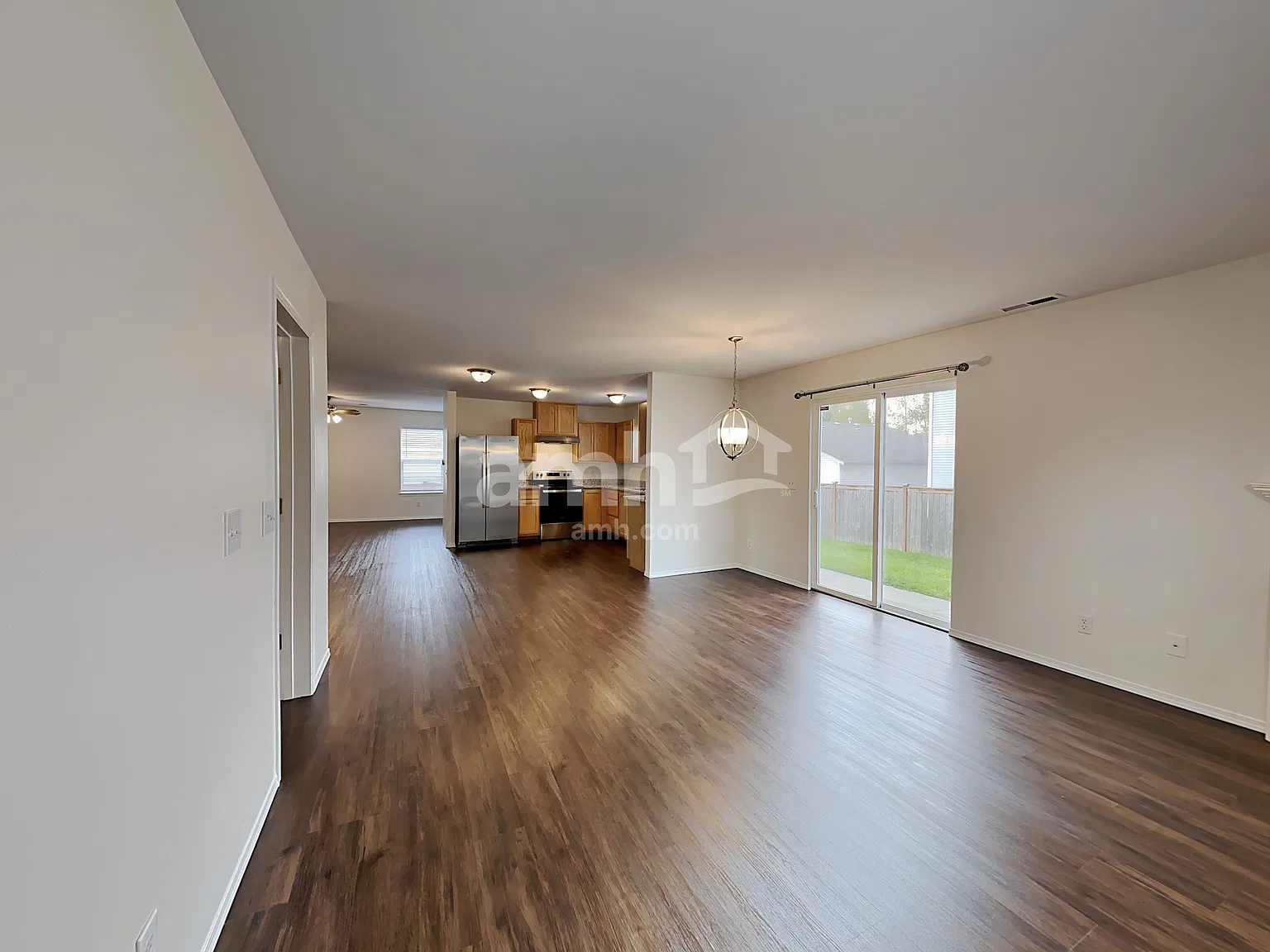 3 bed, 2.5 bath, 2714 sqft, $3,300 — Photo 4
