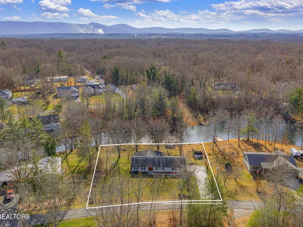 1514 Cherokee Rd E, Crossville, TN 38572