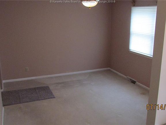 5th image of 13 Saint Charles Pl