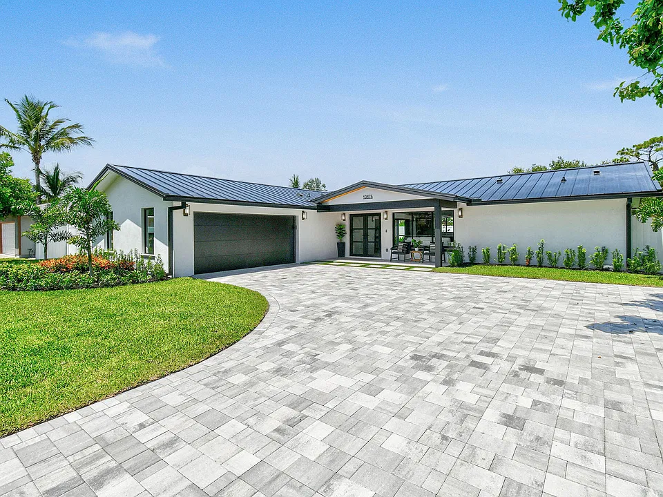 19875 Hibiscus Dr
